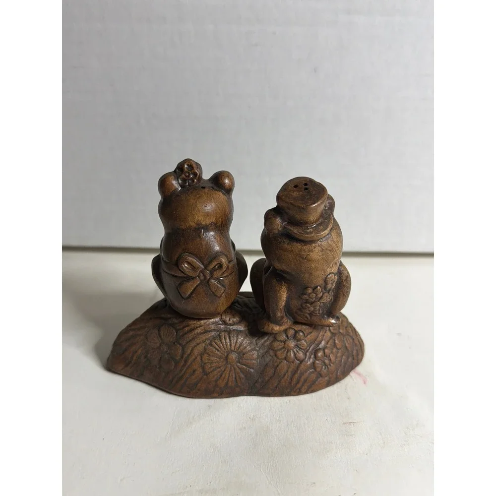 Vintage Queen Mary Frog Salt and Pepper Shakers Ceramic Bride Groom Souvenir Set
